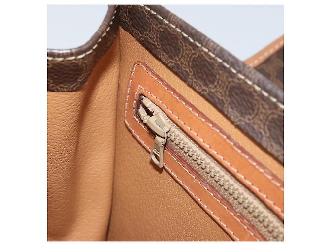 Céline Borsa a mano in tela Macadam CELINE in pelle PVC marrone e oro Auth YKZ531A D'oro - vista 20