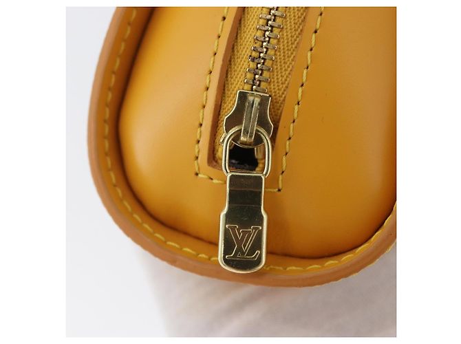 LOUIS VUITTON Poche Dauphine PM Epi Amarelo M48449 LV Auth ep13951 - vista 12