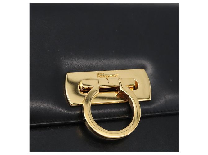 Borsa a Spalla Gancini in Pelle Nera e Oro Auth AMZ412 di Salvatore Ferragamo Nero D'oro - vista 14