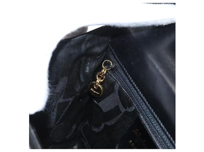 Borsa a Spalla Gancini in Pelle Nera e Oro Auth AMZ412 di Salvatore Ferragamo Nero D'oro - vista 20
