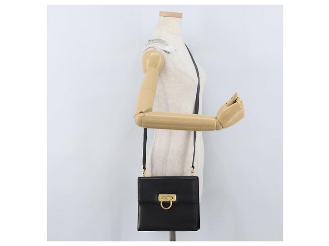 Borsa a Spalla Gancini in Pelle Nera e Oro Auth AMZ412 di Salvatore Ferragamo Nero D'oro - vista 22