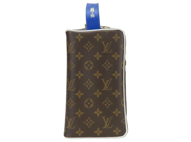 Borsa Louis Vuitton NBA Cloakroom Drop Kit Marrone Blu - vista 4