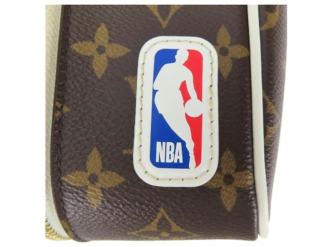 Borsa Louis Vuitton NBA Cloakroom Drop Kit Marrone Blu - vista 9