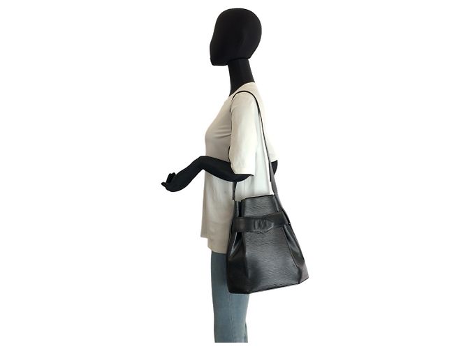 Sac à épaule PM en cuir Epi noir Louis Vuitton - vue 7