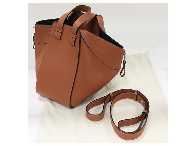 Borsa Hammock 2way in vitello classico Loewe 387.30.S35 Marrone Beige - vista 3