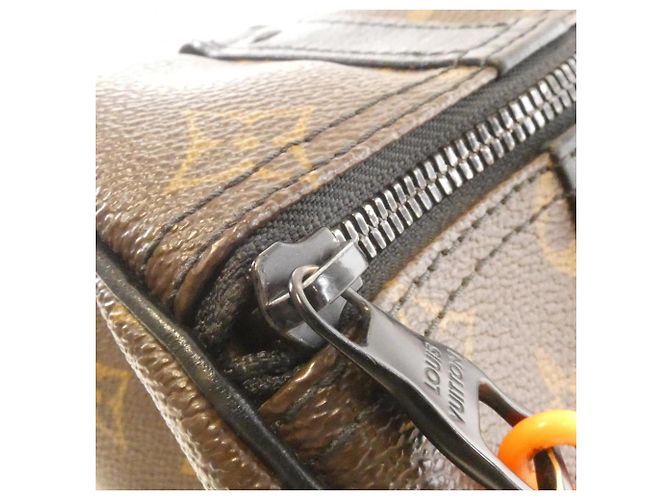 Borsa a Spalla Mini Polochon Monogram Solar Ray di Louis Vuitton Marrone - vista 5