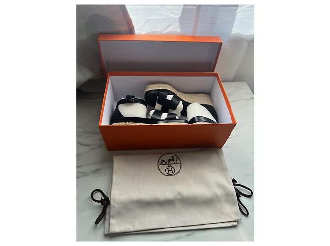 Sandali con zeppa Hermès Elda in pelle nera Nero - vista 6