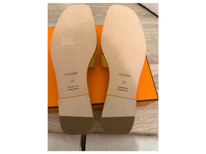 Sandali Hermès Oran in pelle gialla Giallo - vista 6