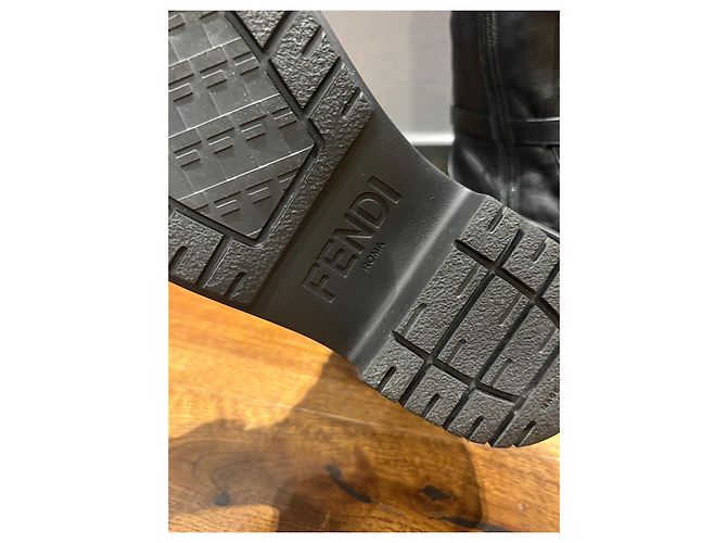 Botas de combate de cuero negro con hebilla Fendi - vista 3