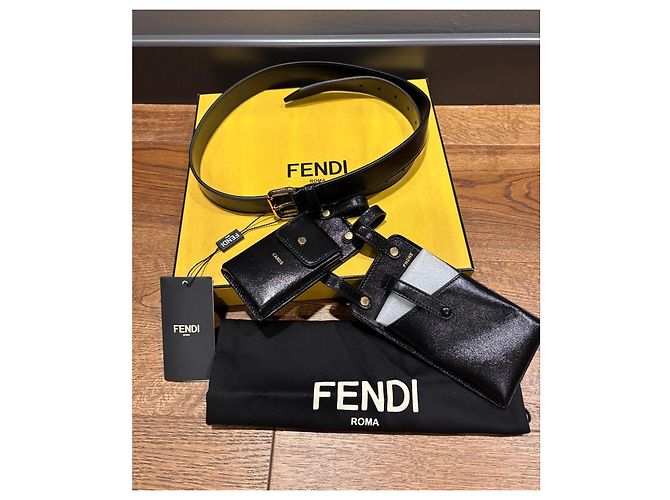 Schwarzer Leder-Gürtel von Fendi mit Telefon- und Kartenhaltern - Ansicht 10