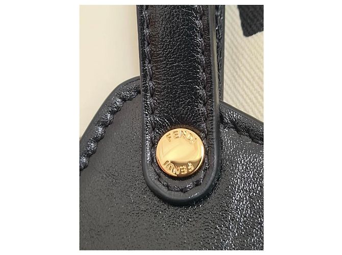 Schwarzer Leder-Gürtel von Fendi mit Telefon- und Kartenhaltern - Ansicht 8