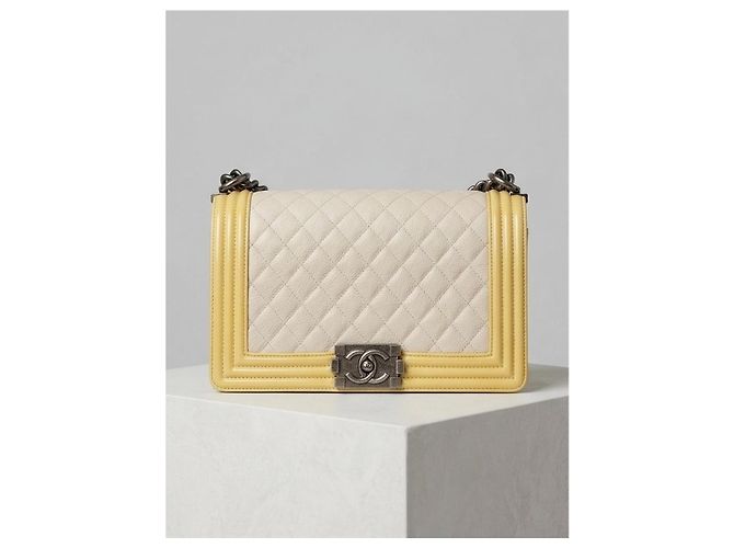 Borsa Chanel Boy Flap in pelle color crema Crudo - vista 3