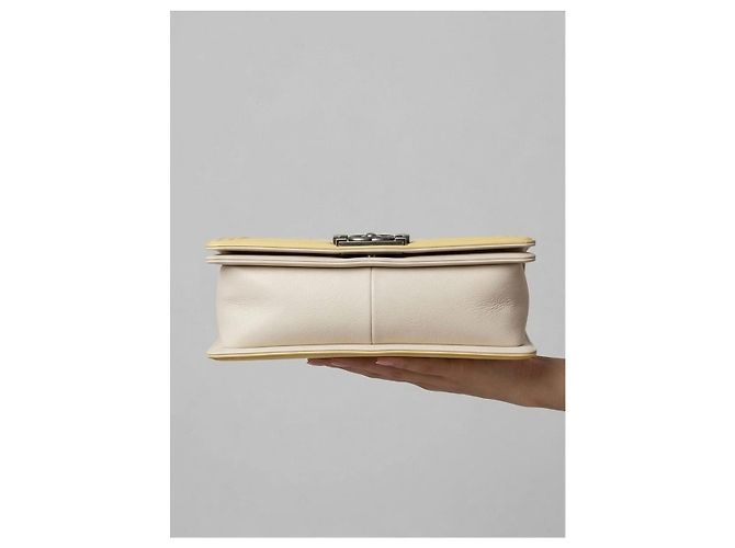 Borsa Chanel Boy Flap in pelle color crema Crudo - vista 5