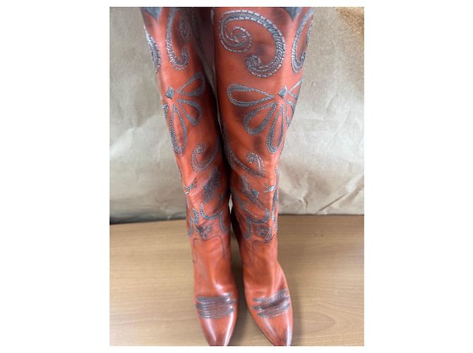 Bottega Veneta Botas altas de cuero naranja con bordados - vista 5