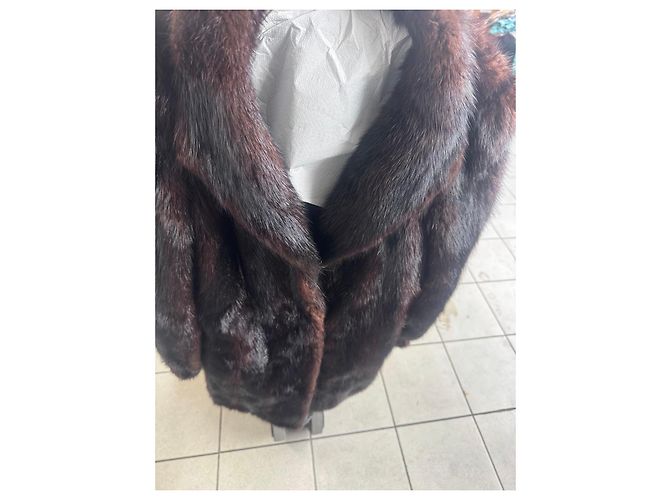 Autre Marque Cappotto in pelliccia marrone scuro con colletto a scialle - vista 4