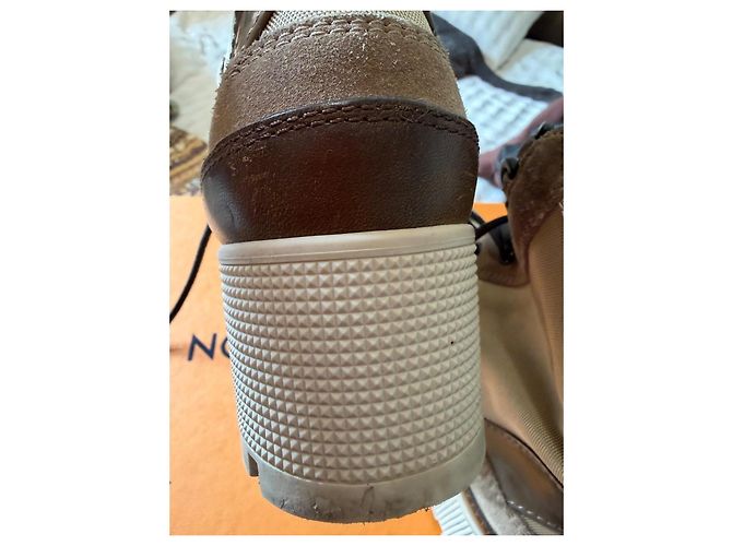 Botines Louis Vuitton de piel beige - vista 10