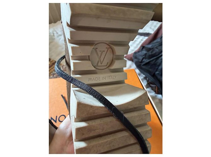 Botines Louis Vuitton de piel beige - vista 13