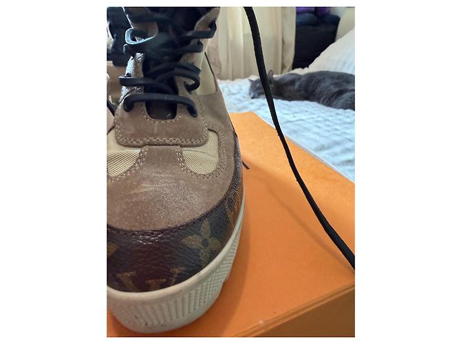 Botines Louis Vuitton de piel beige - vista 3