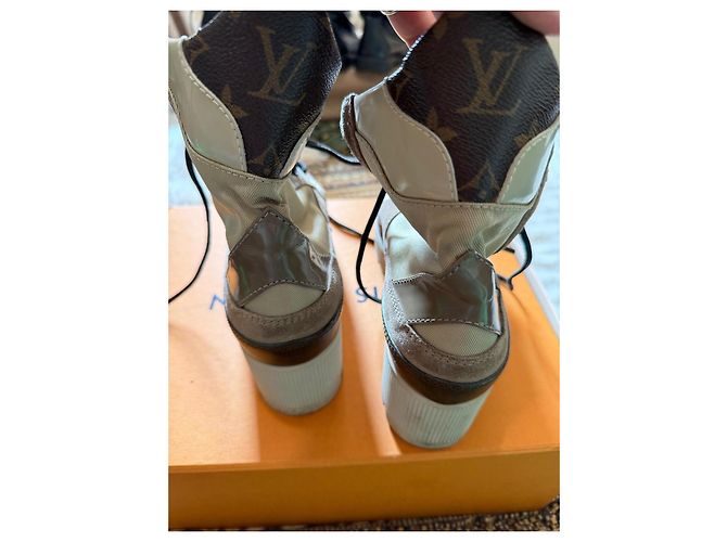 Botines Louis Vuitton de piel beige - vista 7