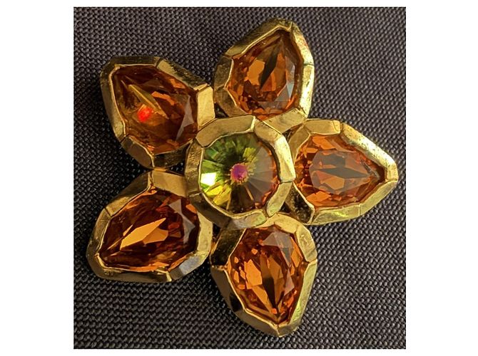 Spilla vintage Yves Saint Laurent "Fiore" – Cristalli e metallo dorato Gold hardware - vista 3