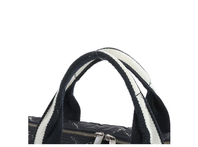 Borsa a spalla nera della linea Travel di Chanel Nero - vista 2