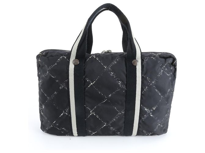 Borsa a spalla nera della linea Travel di Chanel Nero - vista 3