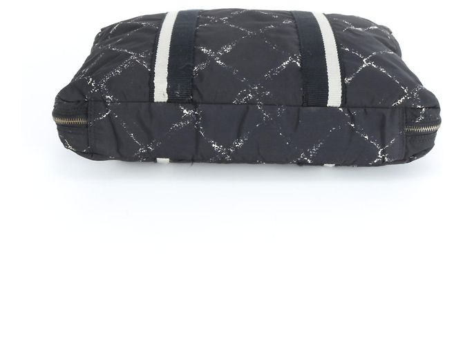 Borsa a spalla nera della linea Travel di Chanel Nero - vista 6
