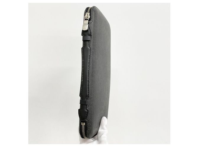 Louis Vuitton Taiga Organizer Atoll Long Wallet Grey - view 2