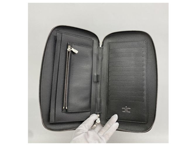 Louis Vuitton Taiga Organizer Atoll Long Wallet Grey - view 3