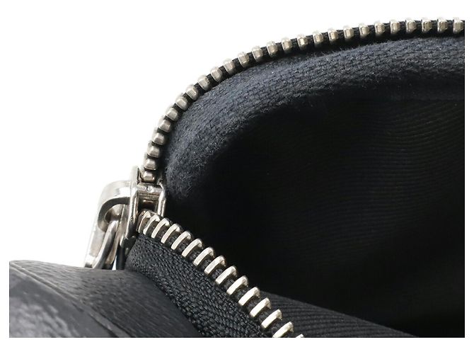 Pochette Outdoor Monogram Eclipse di Louis Vuitton Marrone Nero - vista 8