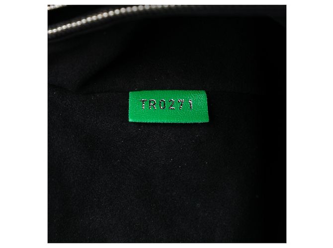 Coussin PM in agnello trapuntato verde con monogramma in rilievo Louis Vuitton - vista 5