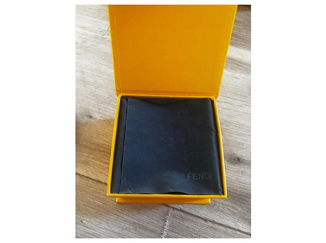 Fendi Armband aus Weißem Leder - Ansicht 4