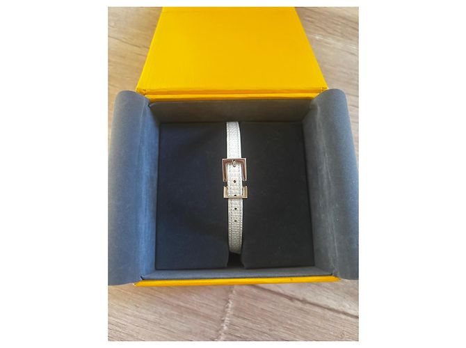 Fendi Armband aus Weißem Leder - Ansicht 5