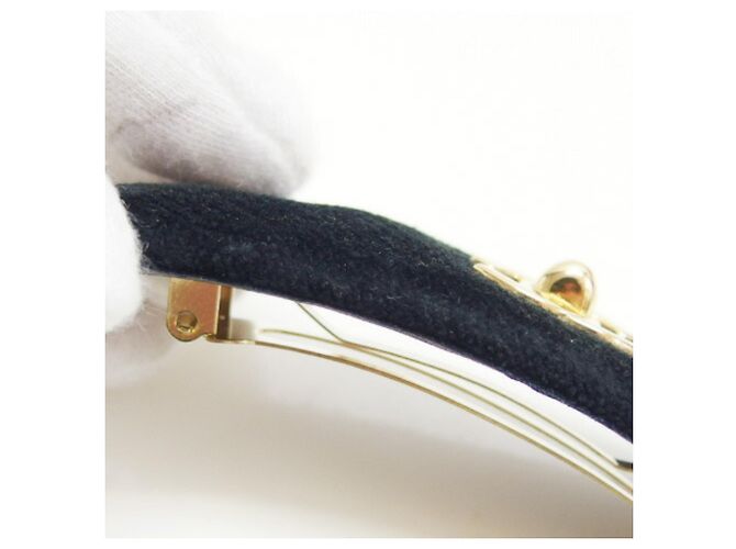 Fermaglio in Velluto Coco Mark Turnlock di Chanel in Nero - vista 10