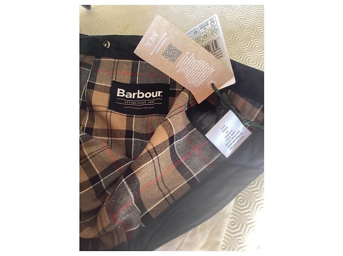 Nuova giacca Barbour Beadnell con cappuccio rimovibile in blu navy T40 - vista 8