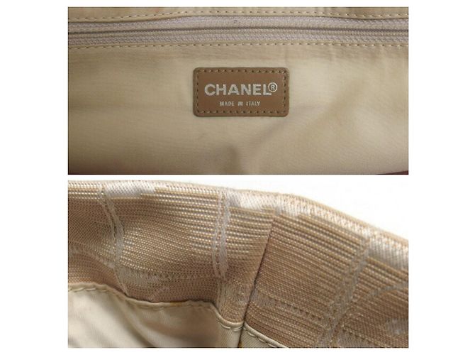Tote MM della nuova linea di viaggio Chanel in beige - vista 12