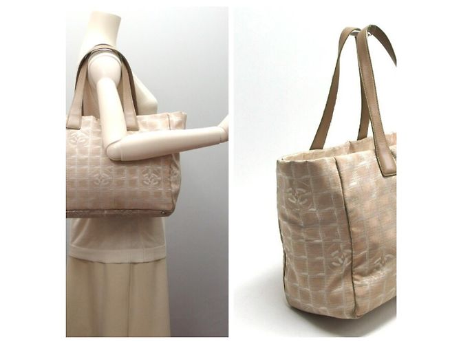 Tote MM della nuova linea di viaggio Chanel in beige - vista 3