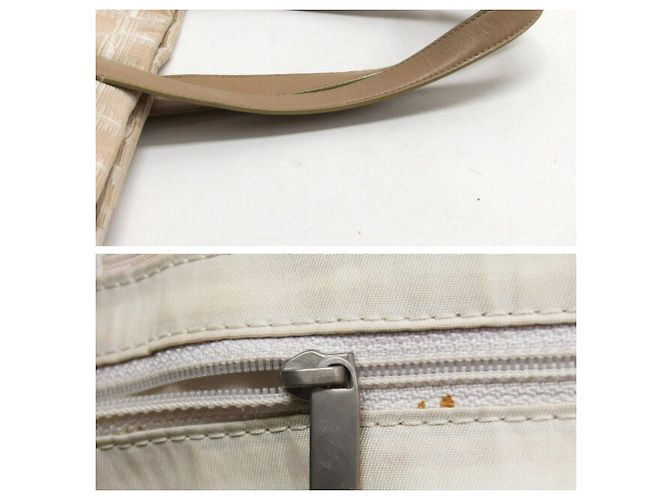Tote MM della nuova linea di viaggio Chanel in beige - vista 8
