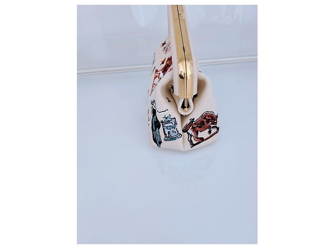 Baguette Clutch Fendi First Bianca Ricamo Zodiaco Bianco - vista 8