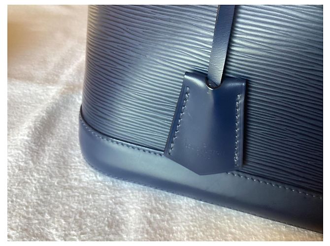 Borsa Louis Vuitton Alma in pelle epi blu navy - vista 5