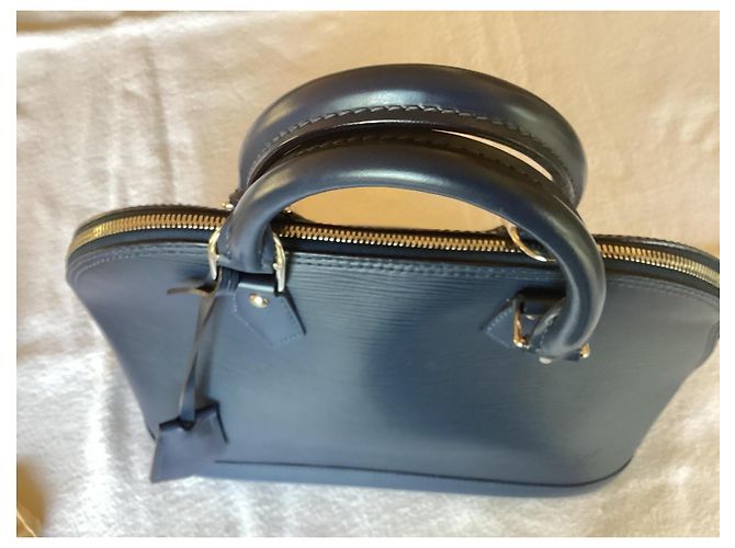 Borsa Louis Vuitton Alma in pelle epi blu navy - vista 6