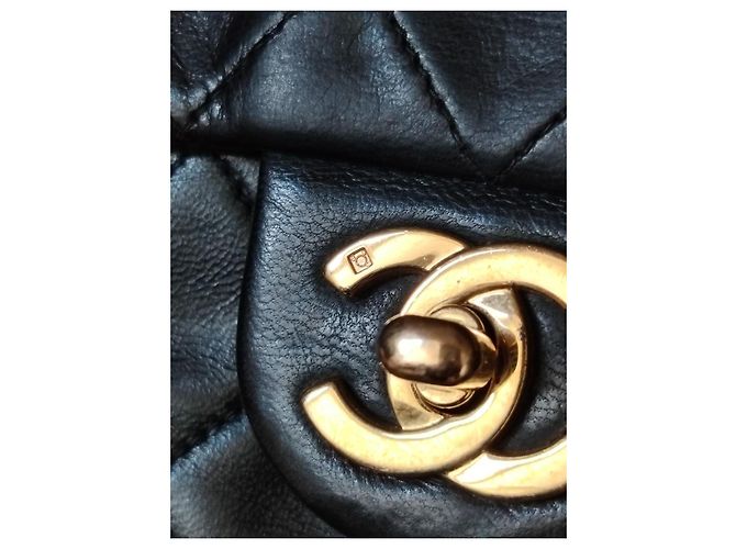 Chanel Mini Timeless Sac à main en cuir matelassé noir - vue 6