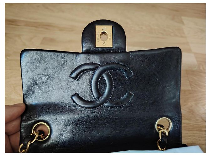Chanel Mini Timeless Sac à main en cuir matelassé noir - vue 7