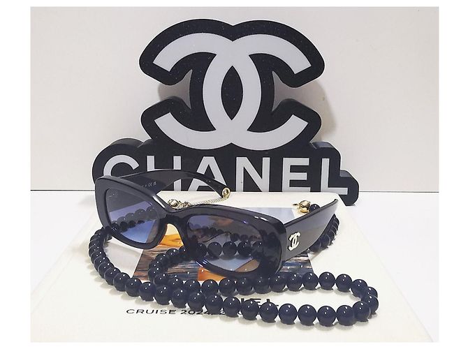 Chanel rectangular navy blue sunglasses with a pearl necklace - 5488 - c.503/S2 - view 6