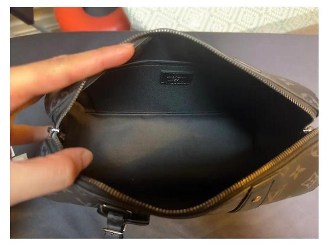 Borsa in tela Keepall City Louis Vuitton Monogram Eclipse Nero - vista 4