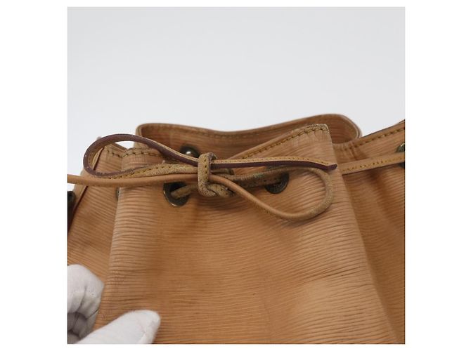 Noe LOUIS VUITTON Epi Petit Noé Borsa a Spalla Beige M44106 LV Auth ti3798 - vista 10