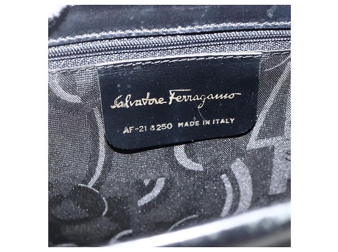 Borsa a Spalla Vala in Pelle Nera e Oro Salvatore Ferragamo Auth gh1917 Nero D'oro - vista 15