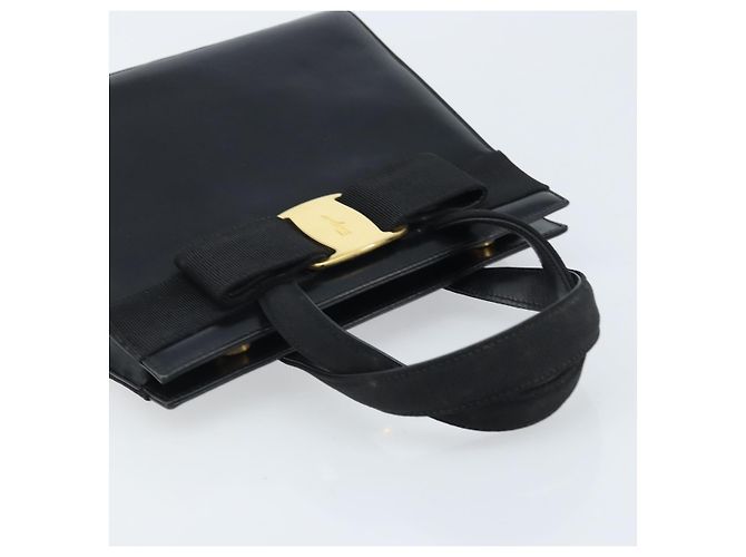 Borsa a mano Vala in pelle nera e oro di Salvatore Ferragamo Auth gh1876 Nero D'oro - vista 6