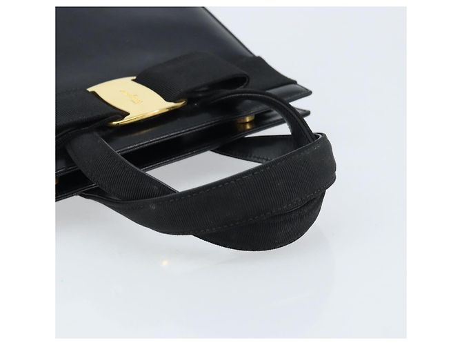 Borsa a mano Vala in pelle nera e oro di Salvatore Ferragamo Auth gh1876 Nero D'oro - vista 7