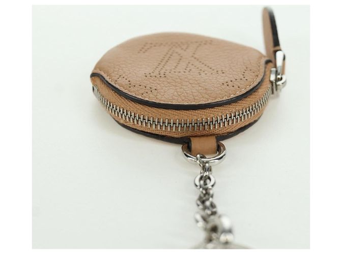 LOUIS VUITTON Mahina Schlüsselanhänger Flugmodus Pouch Charm M00542 LV Auth BSZ557M Beige - Ansicht 16